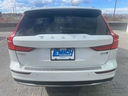 Used 2023 Volvo V60 B5 Cross Country Plus w/ Climate Package image 33