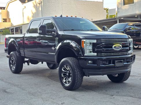 Used 2019 Ford F250 Lariat w/ Lariat Ultimate Package AWD/4WD image 9