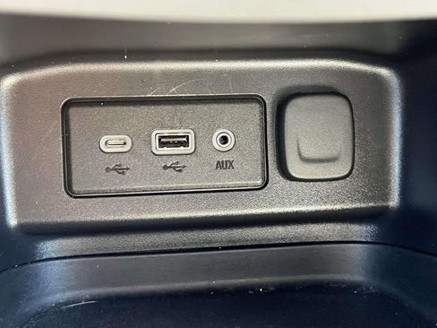 Used 2019 Chevrolet Equinox LT image 32