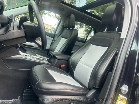 Used 2023 Ford Explorer XLT w/ Equipment Group 202A AWD/4WD image 26