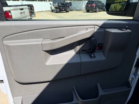 New 2026 GMC Savana 2500 RWD image 15