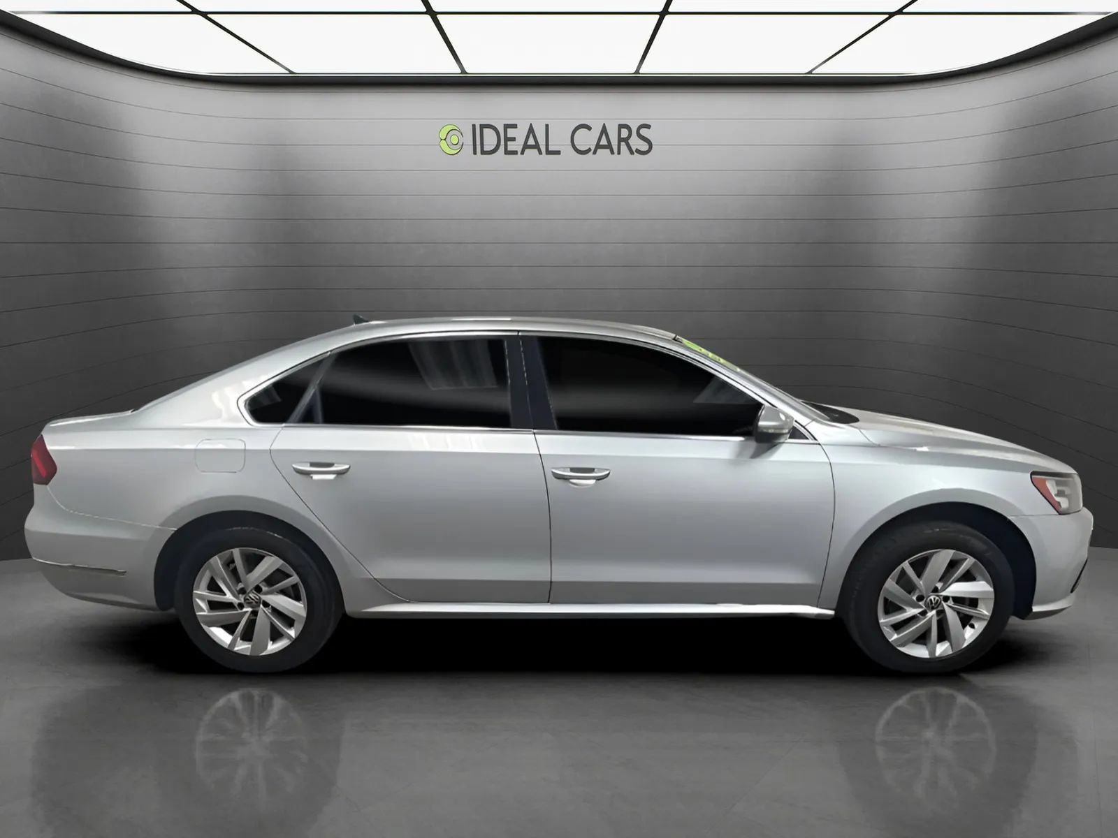 Used 2018 Volkswagen Passat 2.0T SE FWD image 4