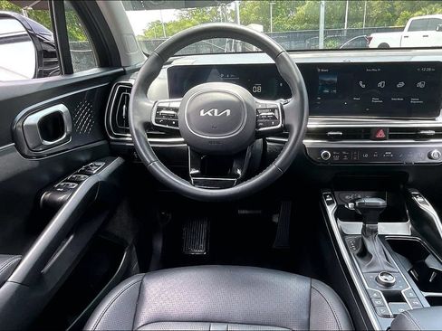 Used 2025 Kia Sorento EX AWD/4WD image 7