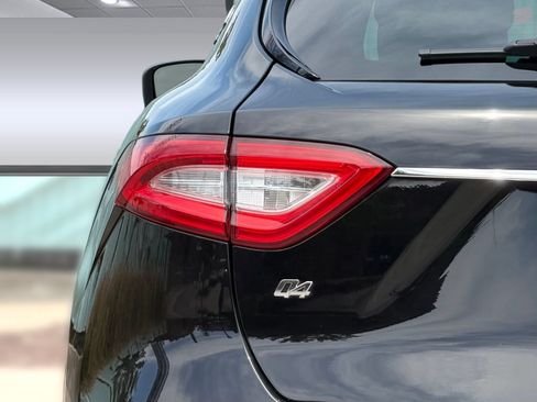 Used 2018 Maserati Levante AWD/4WD image 29