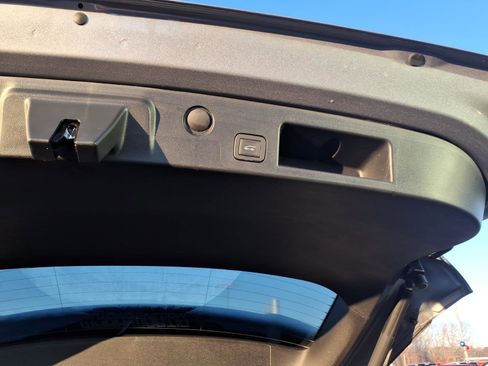 Used 2025 Chevrolet Equinox RS w/ Safety and Technology Package image 7