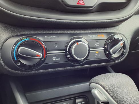 Used 2024 Kia Soul LX w/ Option Group 015 image 11