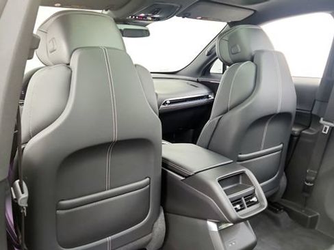 Used 2024 Cadillac Lyriq Luxury AWD/4WD image 44