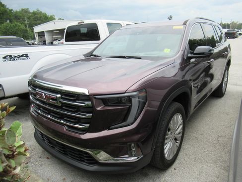 Used 2024 GMC Acadia Elevation FWD image 2
