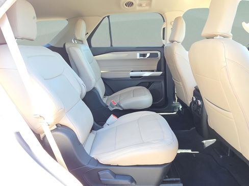 Used 2021 Ford Explorer XLT w/ Class III Trailer Tow Package image 19