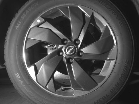 Used 2025 Nissan Rogue SV image 15