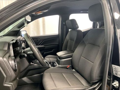 Used 2024 Chevrolet Colorado W/T AWD/4WD image 10