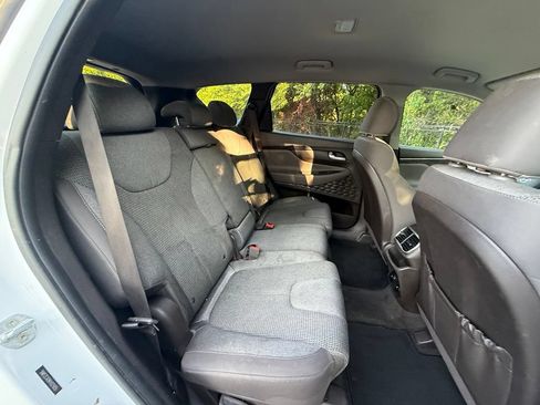 Used 2019 Hyundai Santa Fe SE AWD/4WD image 28