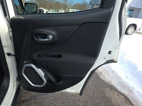 Used 2018 Jeep Renegade Sport w/ Power & Air Group image 11