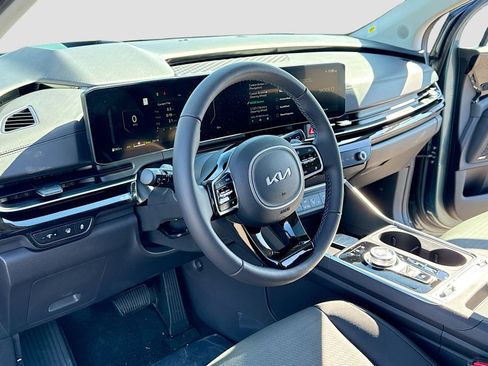 New 2026 Kia Carnival SX Prestige image 3