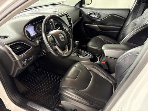 Used 2019 Jeep Cherokee Limited AWD/4WD image 32