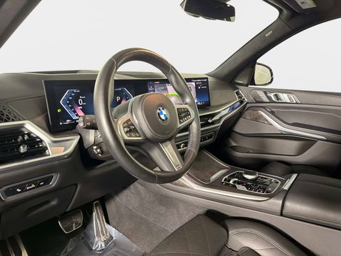 Used 2024 BMW X7 xDrive40i w/ M Sport Package AWD/4WD image 43