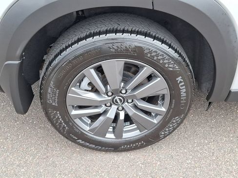 Used 2024 Nissan Pathfinder SV AWD/4WD image 10