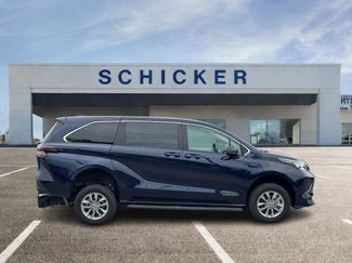 Used 2026 Toyota Sienna LE FWD video 2