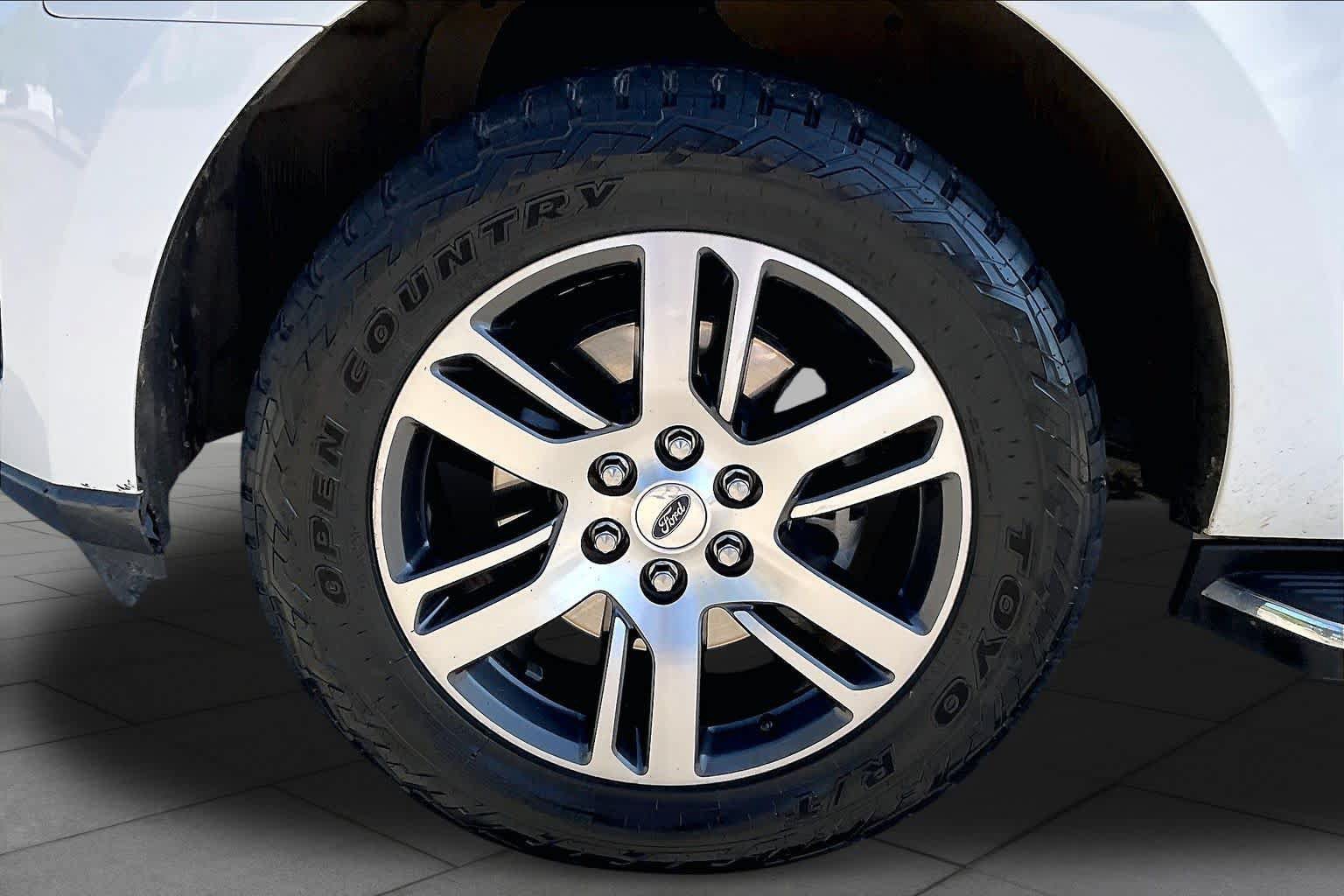 Used 2022 Ford Expedition Limited RWD image 11