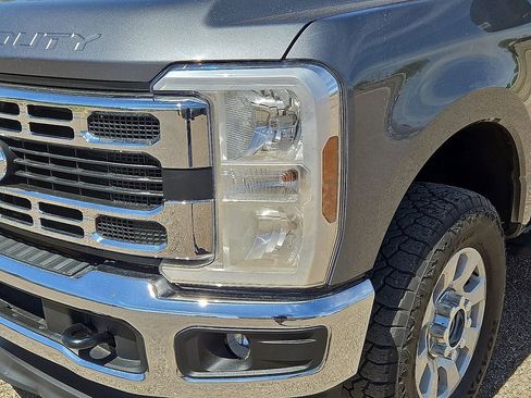 Used 2024 Ford F250 XLT AWD/4WD image 9