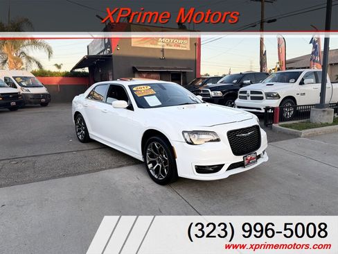 Used 2017 Chrysler 300 S w/ S Model Appearance Package RWD image 1