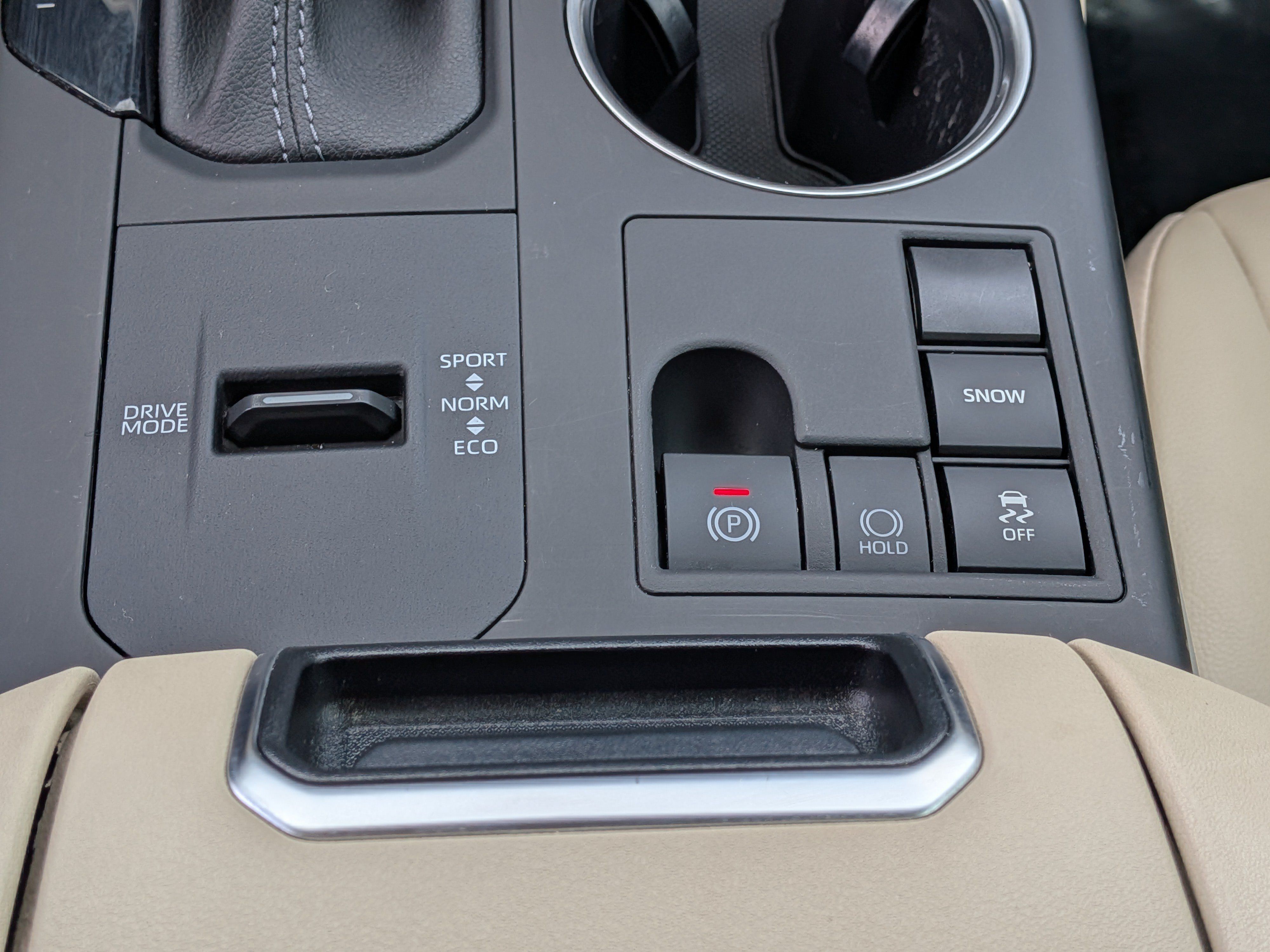 Used 2023 Toyota Highlander XLE FWD image 33