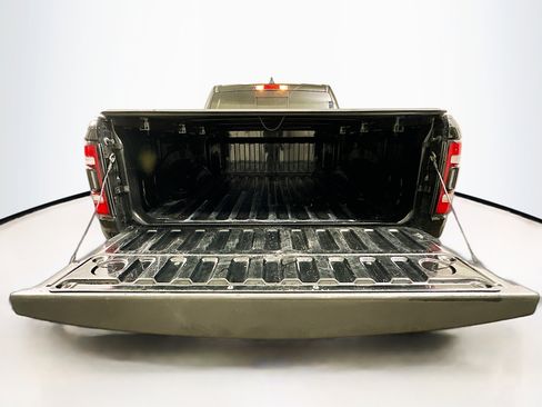 Used 2019 RAM 1500 Laramie RWD image 30