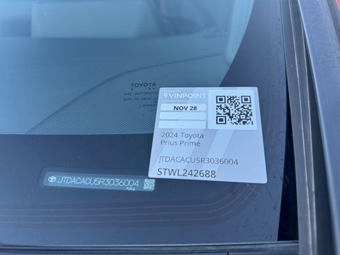 Certified 2024 Toyota Prius Prime Premium image 24