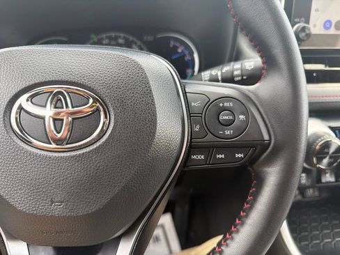 Used 2025 Toyota RAV4 SE AWD/4WD image 26
