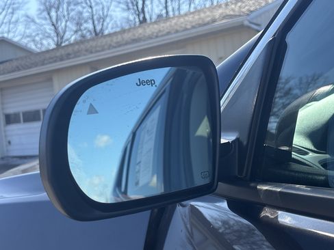 Used 2020 Jeep Compass Latitude image 12