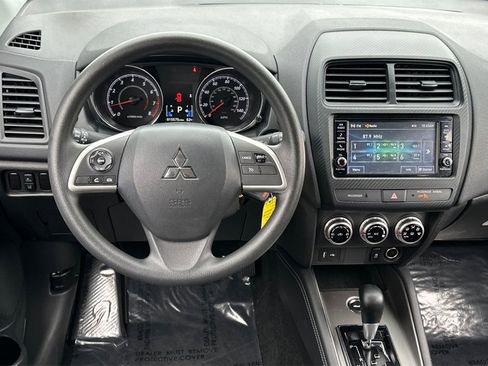 Used 2025 Mitsubishi Outlander Sport ES image 17