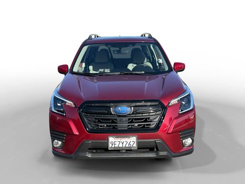 Used 2023 Subaru Forester Premium image 8