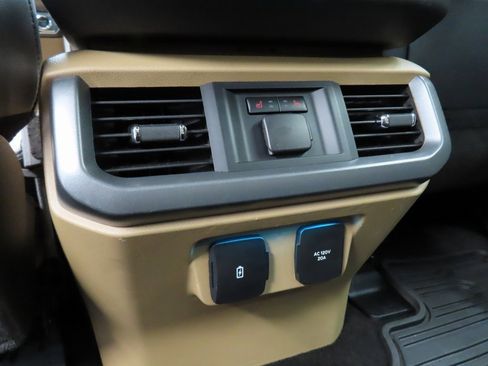 Used 2021 Ford F150 Lariat w/ Equipment Group 502A High image 11