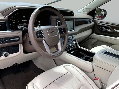 Used 2023 GMC Yukon Denali w/ Denali Reserve Package AWD/4WD image 18
