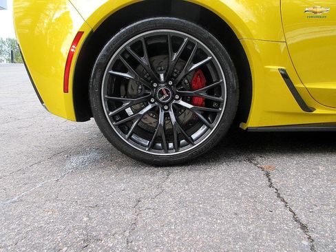 Used 2015 Chevrolet Corvette Z06 w/ 2LZ Preferred Equipment Group image 22