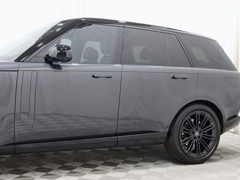 Used 2024 Land Rover Range Rover SE AWD/4WD image 4