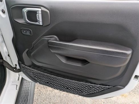 Used 2023 Jeep Wrangler Sport S image 28