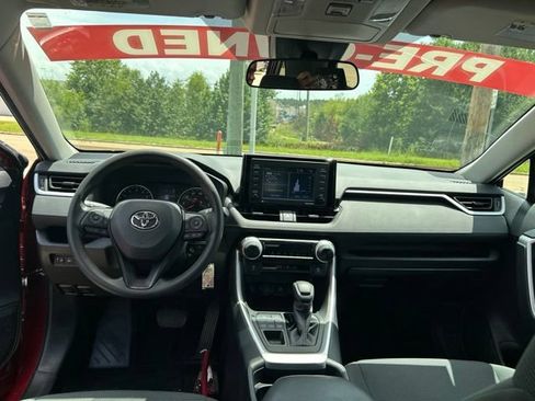 Used 2021 Toyota RAV4 LE AWD/4WD image 32