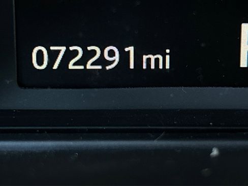 Used 2016 Jaguar XF R-Sport image 14