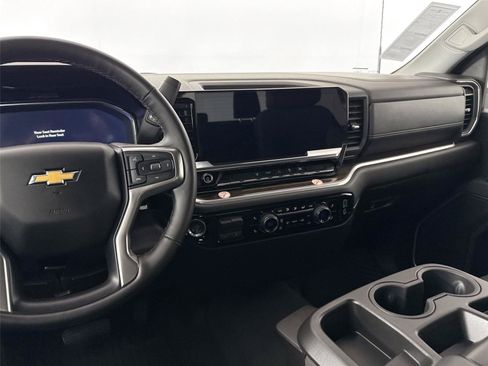 Used 2025 Chevrolet Silverado 2500 LT w/ Convenience Package AWD/4WD image 31