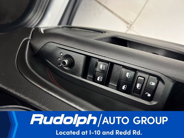 Used 2025 Jeep Compass Trailhawk w/ Trailer Tow Group AWD/4WD image 14