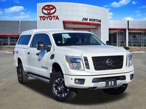 Used 2017 Nissan Titan PRO-4X w/ Pro-4x Convenience Package AWD/4WD image 1