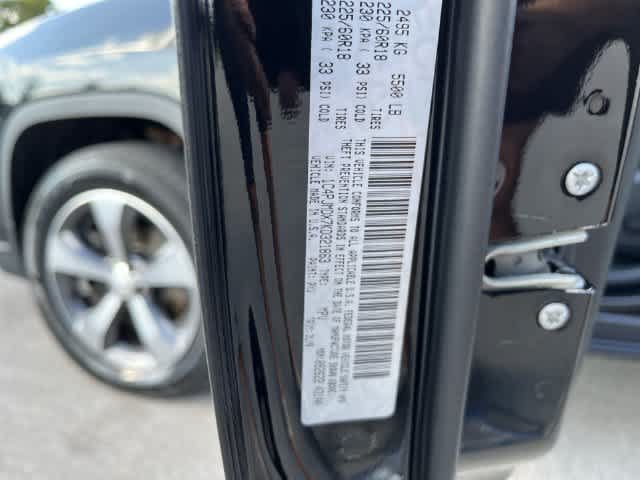 Certified 2019 Jeep Cherokee Limited AWD/4WD image 31