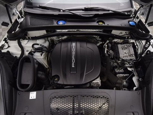 Used 2021 Porsche Macan image 30