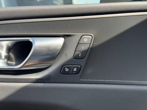 Certified 2025 Volvo XC60 B5 Plus image 17