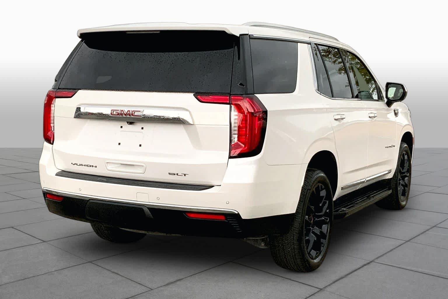 Used 2023 GMC Yukon SLT AWD/4WD image 13