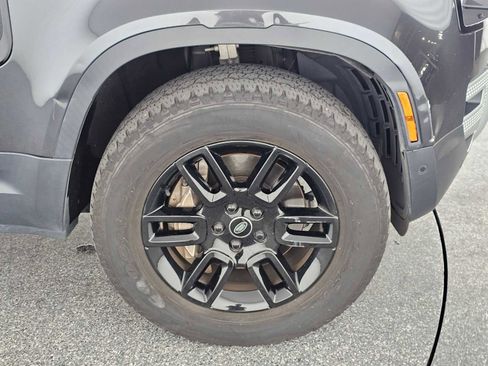 Used 2023 Land Rover Defender 130 S image 9