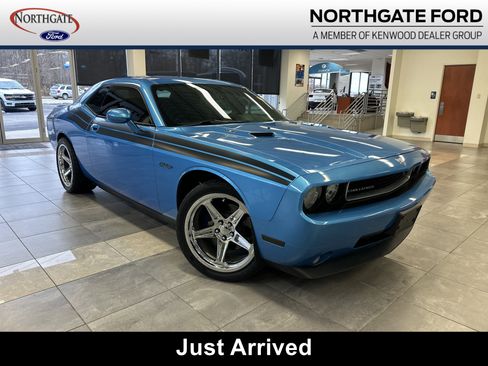 Used 2010 Dodge Challenger R/T image 1
