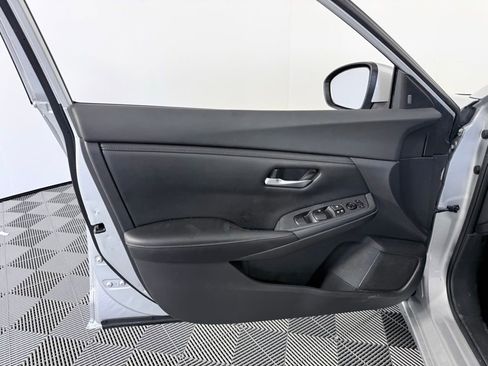 Used 2023 Nissan Sentra SV image 9