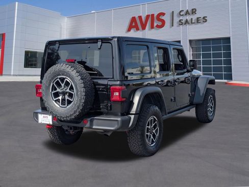 Used 2025 Jeep Wrangler Unlimited Rubicon w/ Convenience Group AWD/4WD image 6